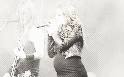 banishedillusions:  Epica at Sonisphere, France (x) 