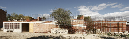  Espai transmissor del túmulo / dolmen megalític de Seró/ Toni Girones / Seró, 2012