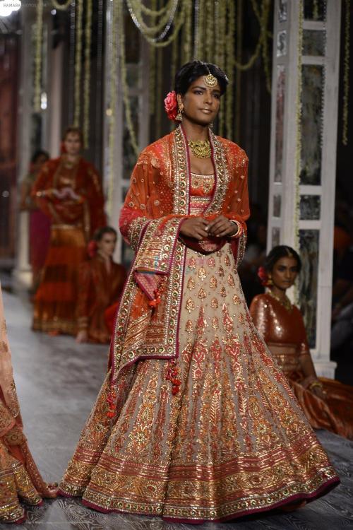 shaadifashion: Tarun Tahiliani ‘Last dance of the courtesan‘ at FDCI India Couture Week 2016 