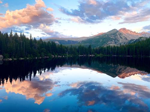 oneshotolive:  Alpine sunset — Bear Lake, CO [OC] [4032 x 2034] 📷: rohanmen 