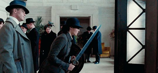 celebritiesandmovies:Diana + revolving door