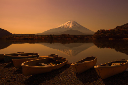 earth-land:  Mount Fuji - Japan   Rising 3776 meters above sea level, Mount Fuji is Japan’s tallest mountain and most iconic landmark. Images of the nearly perfect, solitary volcano have appeared in paintings, wood block prints and other artworks for