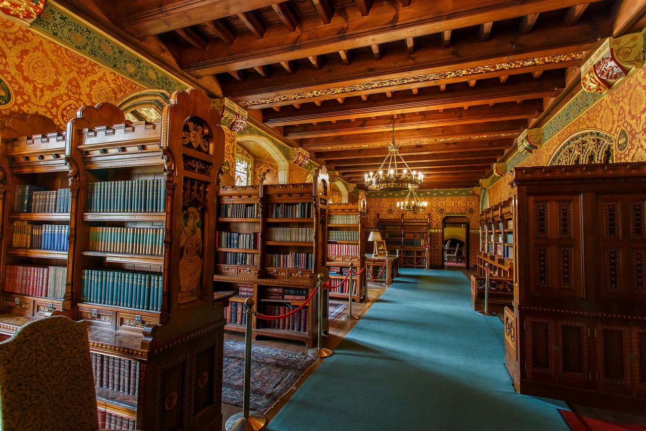cair–paravel:The library at Cardiff Castle. It occupies the site of the medieval