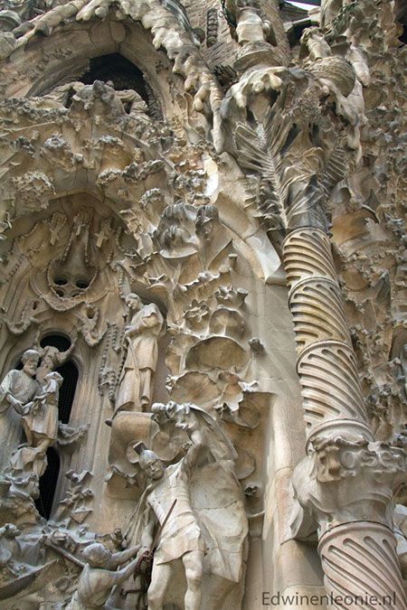 La Sagrada Familia Antoni Gaudi Barcelona Rose Retreat La Sagrada Familia Antoni Gaudi Barcelona Rose Retreat