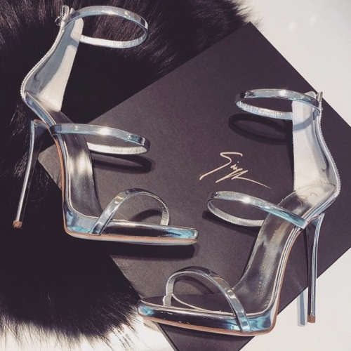 luxuryonlyalways:luxuryonlyalways ♡