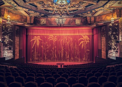 divine-thrills:Brooklyn-based Franck Bohbot photographs classic cinemas from the Golden Age. “Refl