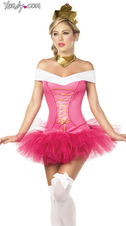 amarriedsissy:  sissydonna:  sissydonna:  sissyslutsammy:  if only my fellow sissy slut and I were t