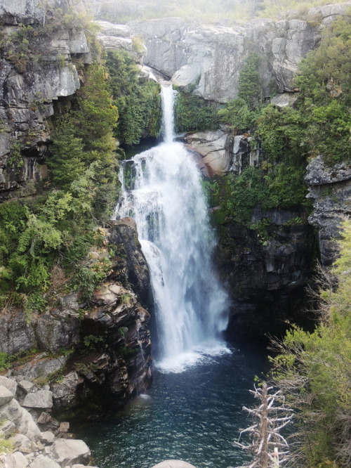 visitheworld: Cascada de las Ánimas / Chile (by Mono Andes).