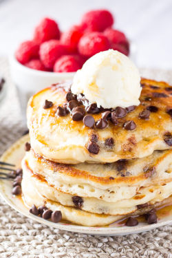 fullcravings:  Chocolate Chip Pancakes 