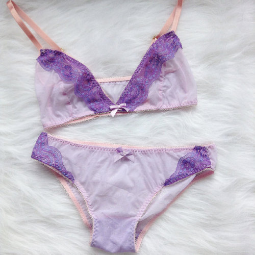 lovinghandmadelingerie: Moon Dust