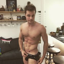 underlads: The hottest guys in their underwear