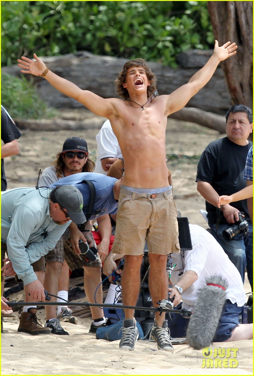boysguysandmen101:  old but gold, brenton thwaites 2 