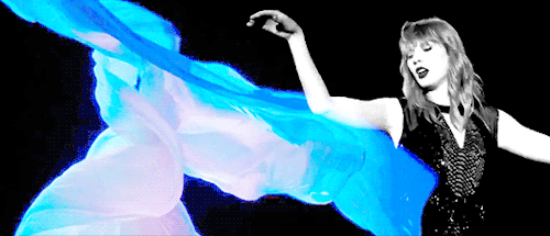 sirensinthebeat:“In Honor of Loie Fuller 1862-1928 pioneer in the arts, dance, and design. And who f
