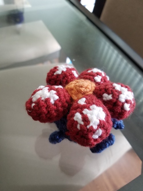dailypokemoncrochet: #45 Vileplume A cute little flower Pokemon