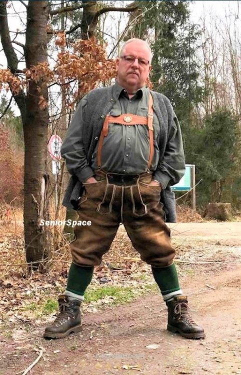 seniorspace: Bavarian Costume/Lederhosen Collection Da sind ein Haufen geiler Geschmackträger d