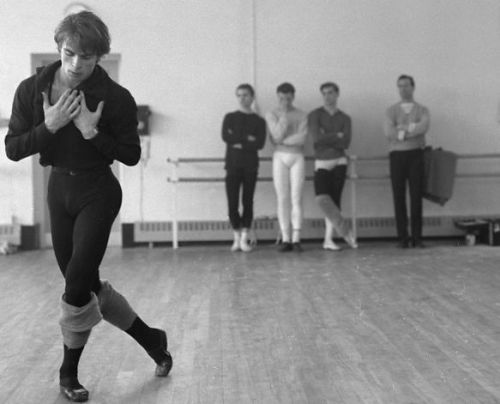 amphipathy: Rudolf Nureyev, one of the most talented dancers of the 20th century. Fled the communist