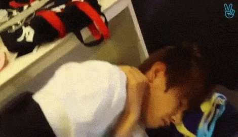 tonights:maknae strikes again ♡
