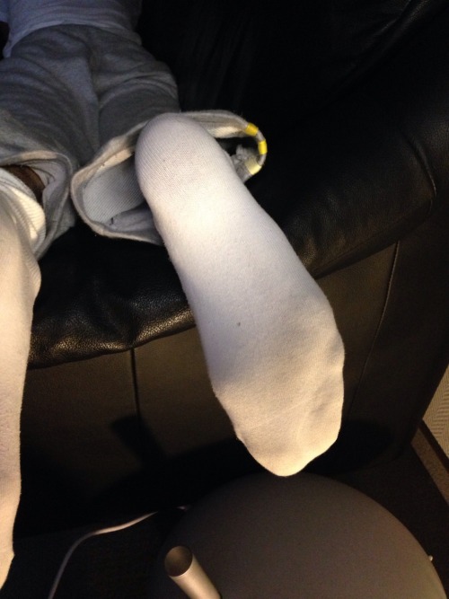 feetboy81:German size 14…. My bf’s sweaty soles after sports… More on www.clips4sale.com/17086Sp