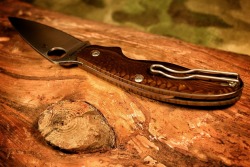 cuscadi:  Spyderco UK pen knife with custom made juma scales.