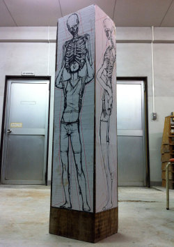 sparklegenocide:  rfmmsd:  Artist &amp; Sculptor: Yoshitoshi Kanemaki &ldquo;空的時刻 勿忘死亡&rdquo; H122 cm x W27 cm x D23 cm 楠木上色 2013          Wowza 