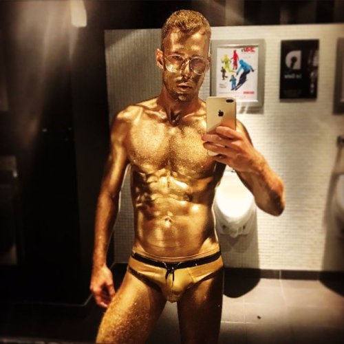 hotmaleunderwear:  hotmaleunderwear.tumblr.com