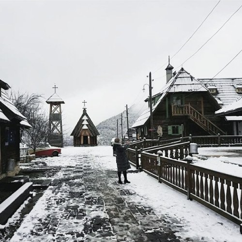 vila-ravijojla:Дрвенград (Drvengrad - Timber Town) is a traditional Serbian village located between 