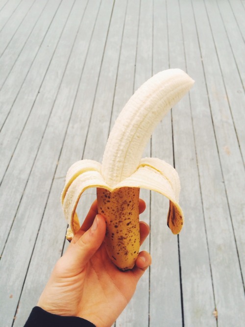 fit-lean-toned:  perfectiontales:  championsaremade:  My banana was perfect this morning  bought them for the first time in adages today!!  omg 