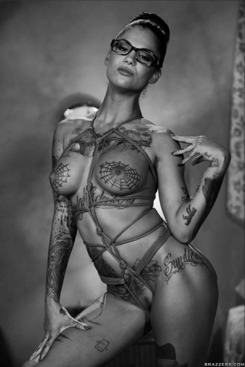 Sex carnalcupidityqpi77:  Bonnie Rotten, Typeface pictures