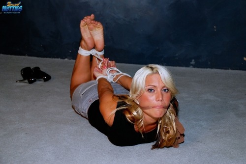 bondagehedgehog:  Jenn