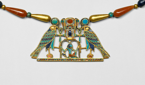 theancientwayoflife:~Pectoral and Necklace of Sithathoryunet with the Name of Senwosret II.Period: M