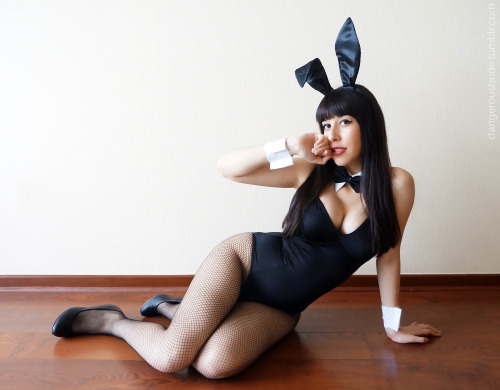 dangerousbride:Unlike the Easter Bunny, this one eats chocolate eggs instead of hiding them ♡  hnnnng x////x <3 <3 <3