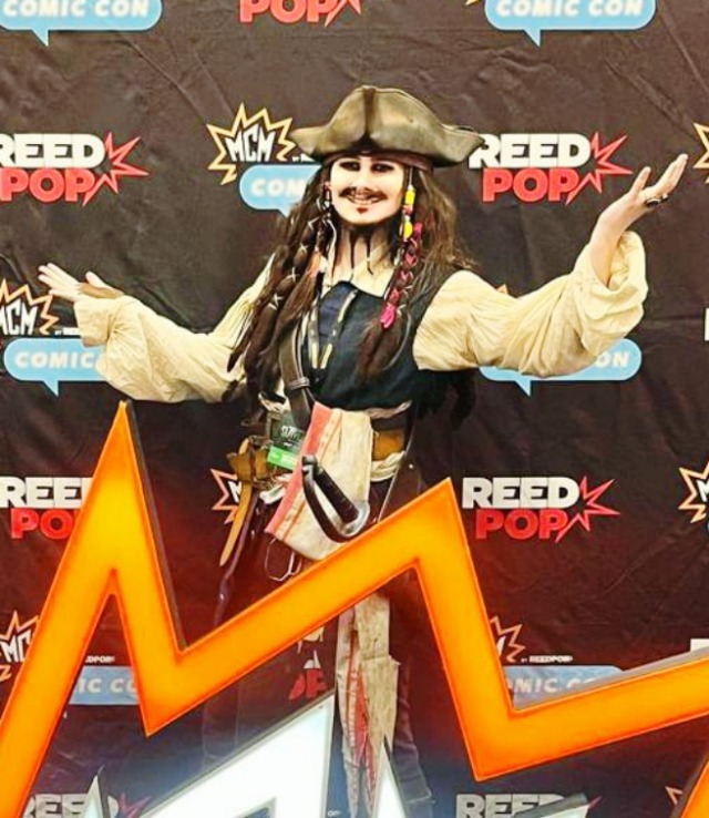 Cosplay photo dump PT2! 
This is when I attended MCM in October as Cap'n Sparrow once again. I added a couple minor additions 
