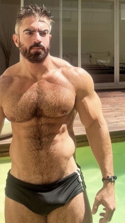 beards-of-paradise:Lucho