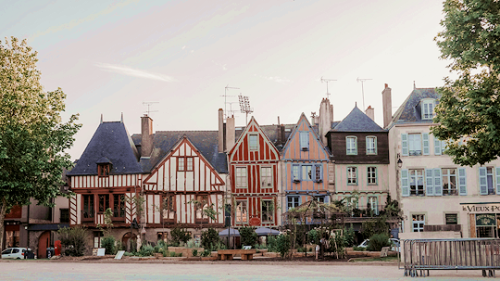 harritudur:The city of Vannes, Brittany, France The city was founded In 56 BC by the Romans under th