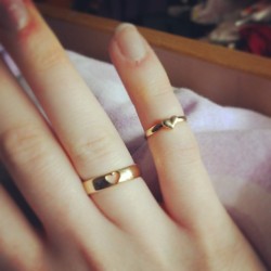 tronny:  Treated myself to these little rings today #topshop #freedomlove #midi #rings