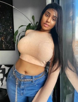 princejazziedad:GorgeouslySexy. Curvy. Delish-she-is. porn pictures