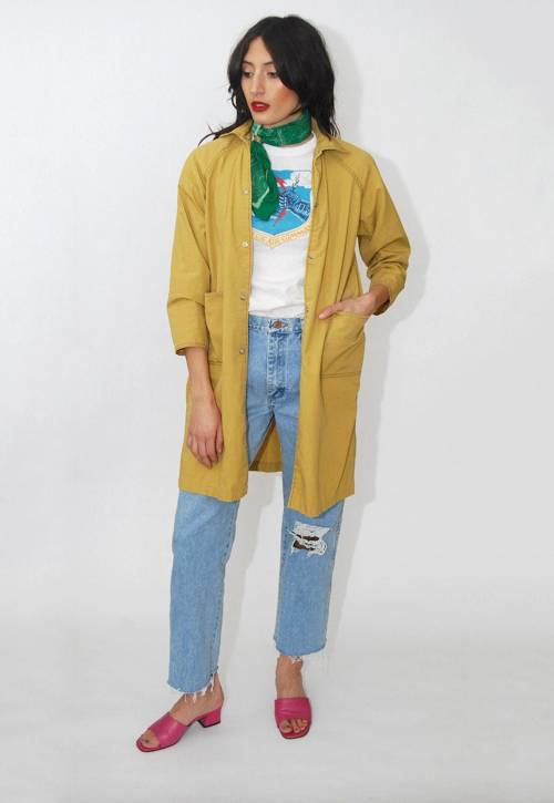 Soooo cute vintage painter vibes with this 70s shop coat