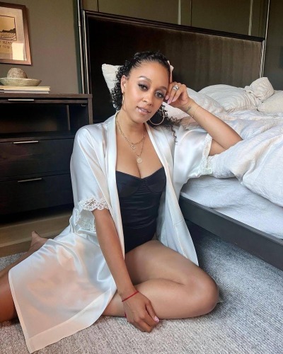 spaceageandforever5293:Tia Mowry 