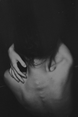 layinthefire:  Vertebrae by NataliaDrepina 