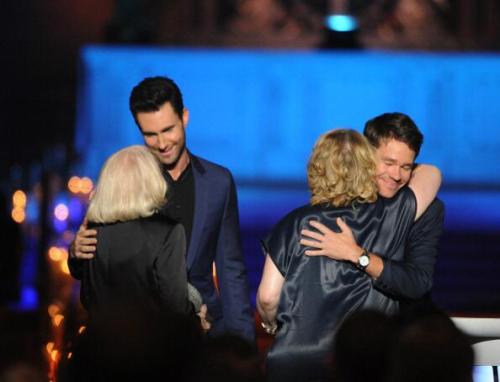 watchformoose: Edie Windsor, Adam Levine, Roberta Kaplan and Nate Ruess greet each other onstage dur