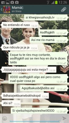 muchos-conocidos-y-ningun-amigo:  Mi mamá aprendiendo a hacer un taldoXDDDDD asdfhjgklñ