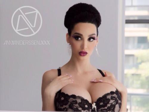 bimboshusband:  Tumblr’s best bimbo blog: http://bimboshusband.tumblr.com A Classy Mother Fucker’s Blog 👉👌