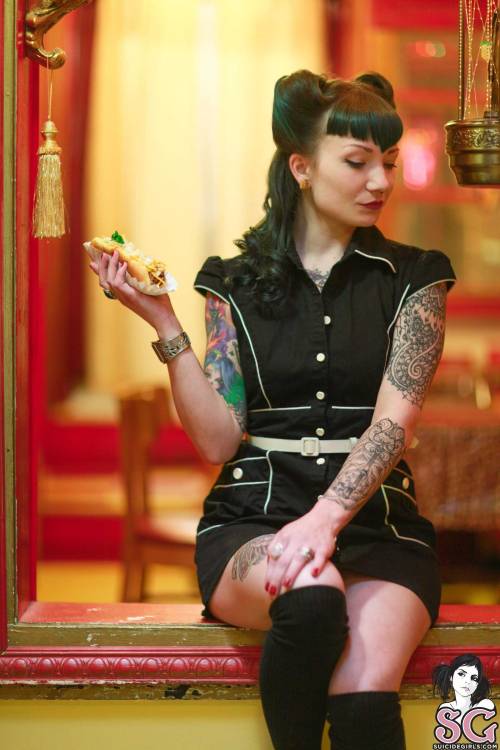 suicidegirlslover:  Firefly Suicide