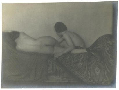 Germaine Krull (1897-1985)Les amies Berlin, 1924 Vintage gelatin silver printSource :