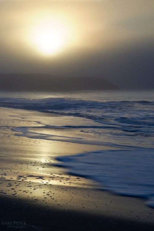 wowtastic-nature:  The feel of a good sunrise by  sampost on Flickr