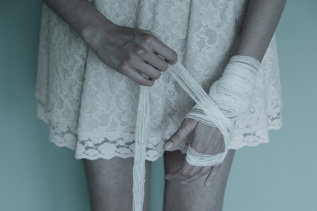 d4rk-magic:  c-o-l-d—h-a-n-d-s:  Cold room by Anna O. Photography on Flickr.  
