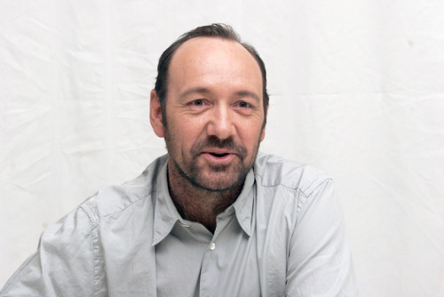 kevinspaceyarchives:  Kevin Spacey answers questions during the Recount photocall at the Four S