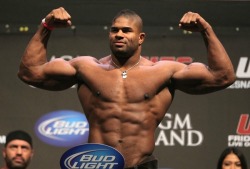 fanmma:  Alistair Overeem, soon back in action.Alistair