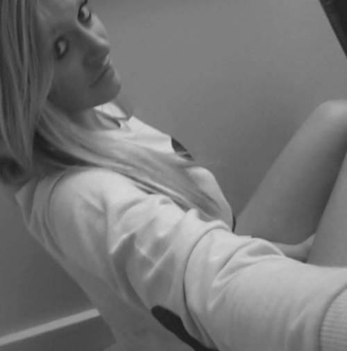 barmulloch: likesomefun: Shannon…. Wants too be a sub slut.. Xxxxxx Bring her to me