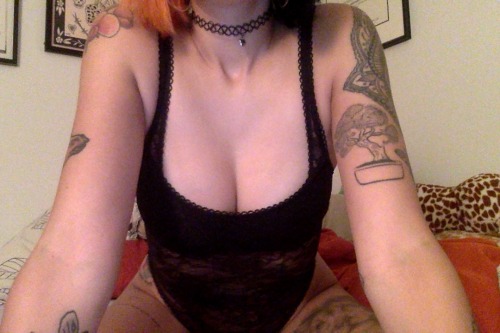 i bought a new bodysuit and i am FEELIN MYSELFif ya haven’t heard, i’m doing a hella che